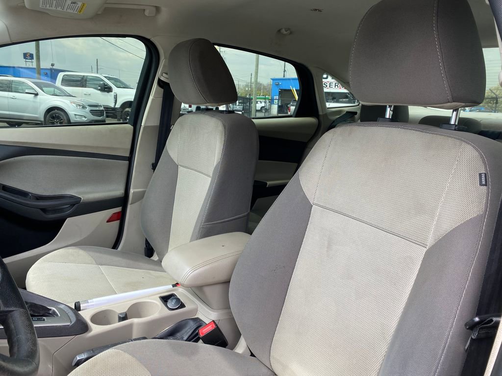 Used 2014 Ford Focus SE FWD image 9