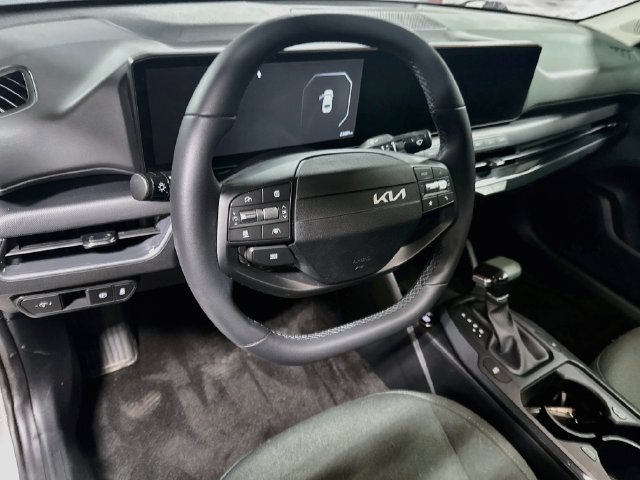 Certified 2025 Kia K4 EX FWD image 9
