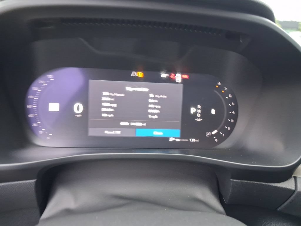 Used 2023 Volvo XC40 B4 Plus w/ Driver Assist Package FWD image 18