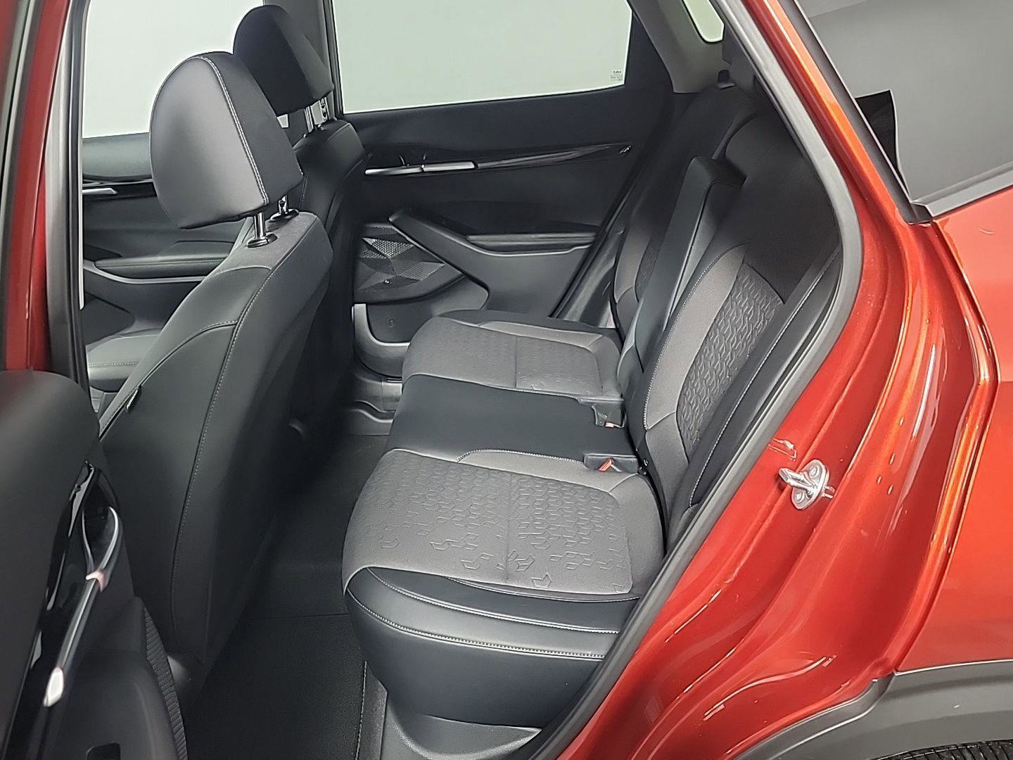 Used 2025 Kia Seltos S image 15