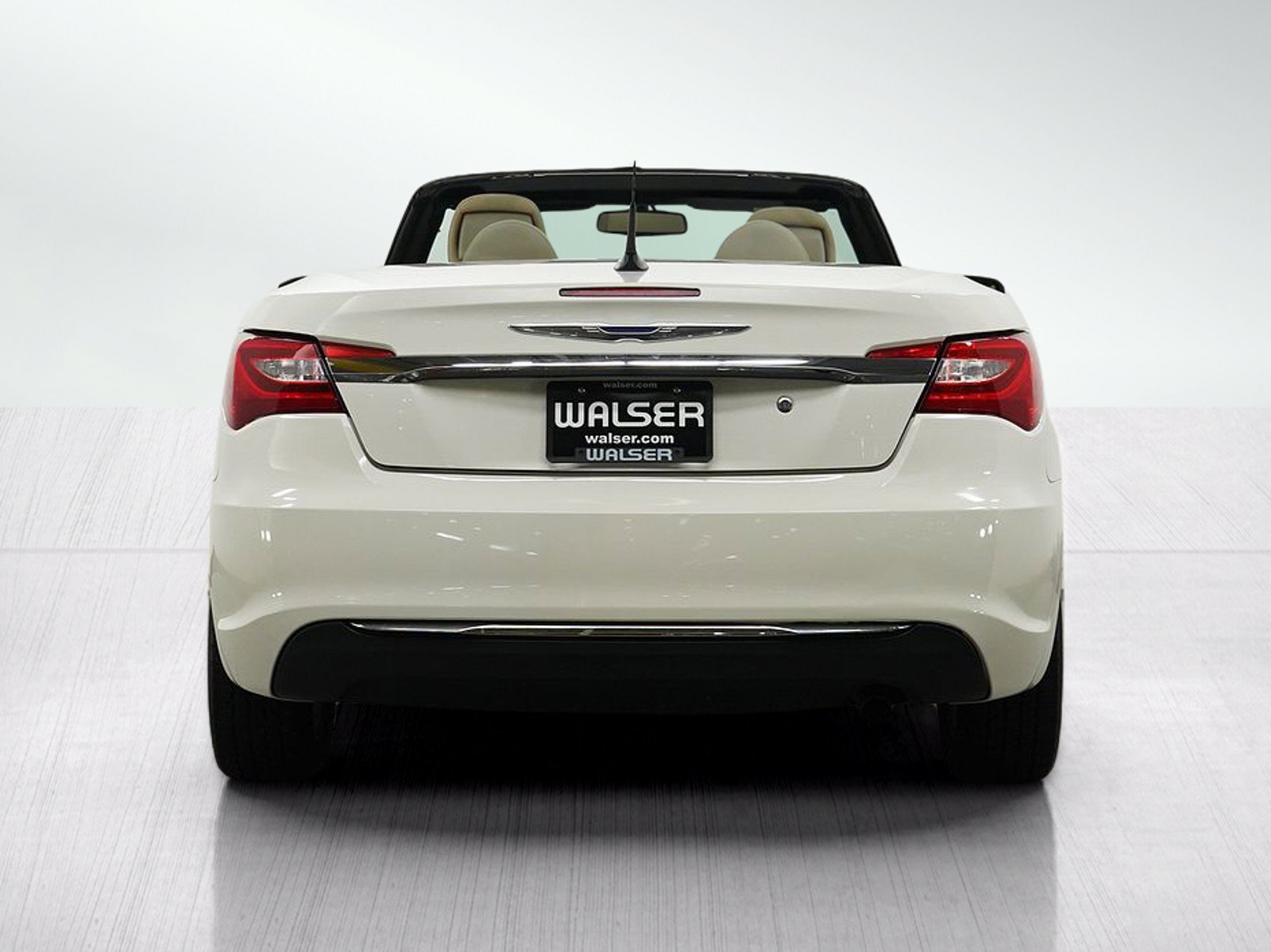 Used 2011 Chrysler 200 Touring FWD image 4