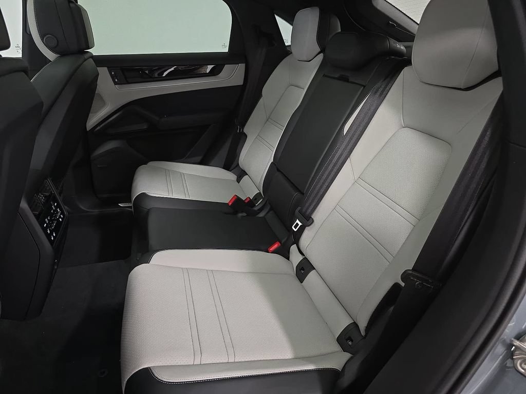New 2026 Porsche Cayenne S AWD/4WD image 27