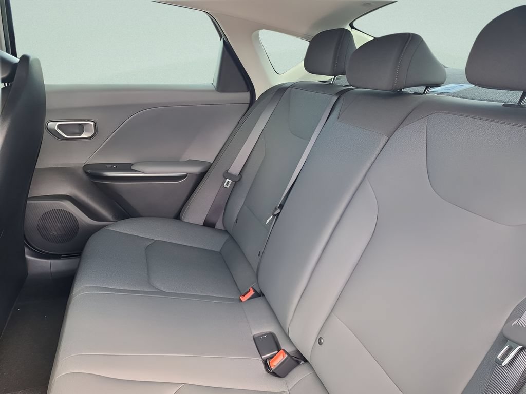 Used 2025 Kia K4 FWD image 20