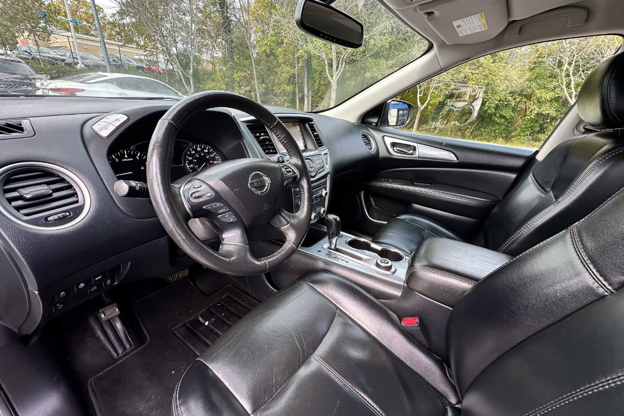 Used 2020 Nissan Pathfinder SL image 11