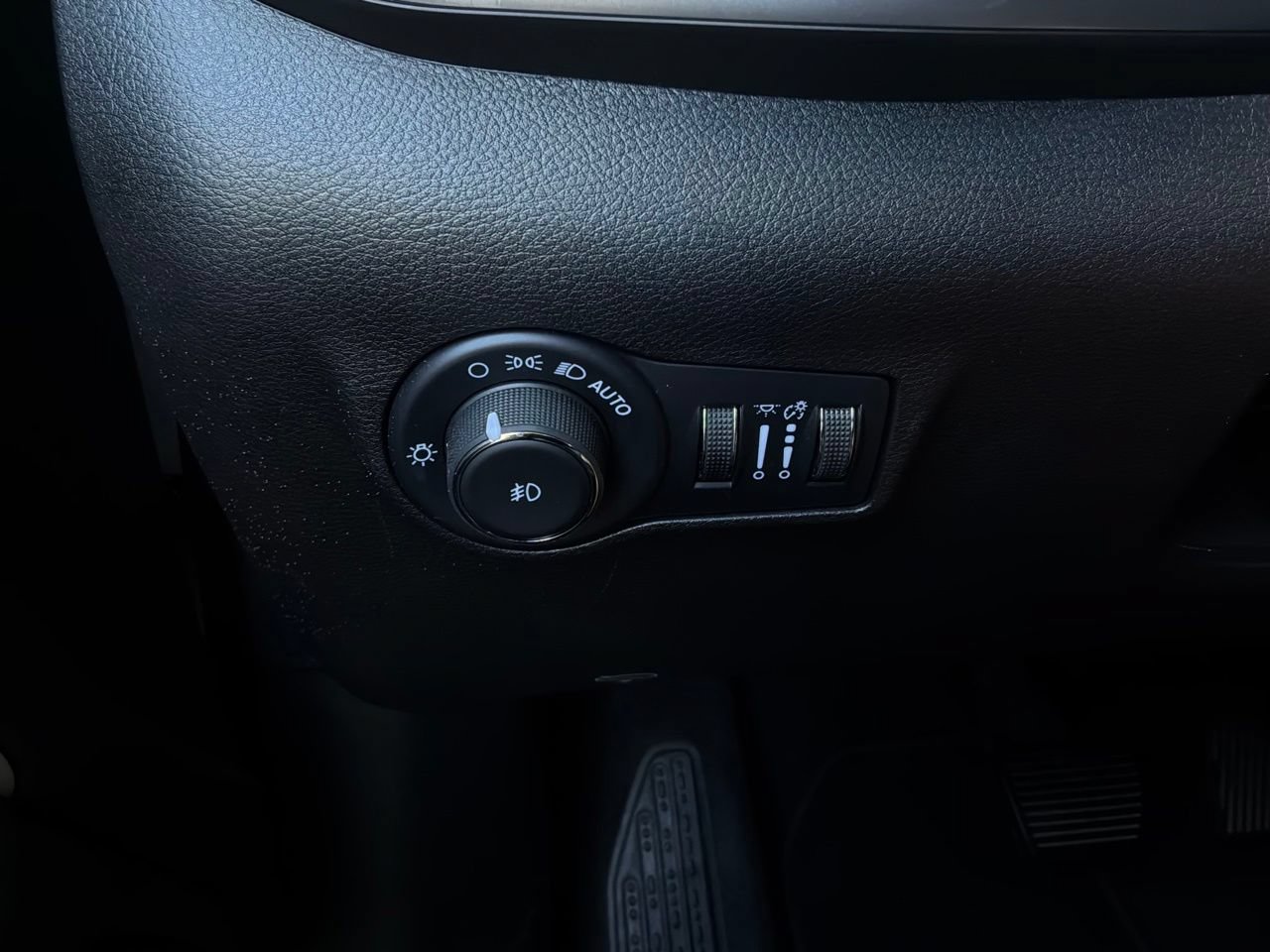 Used 2025 Jeep Compass Limited AWD/4WD image 22