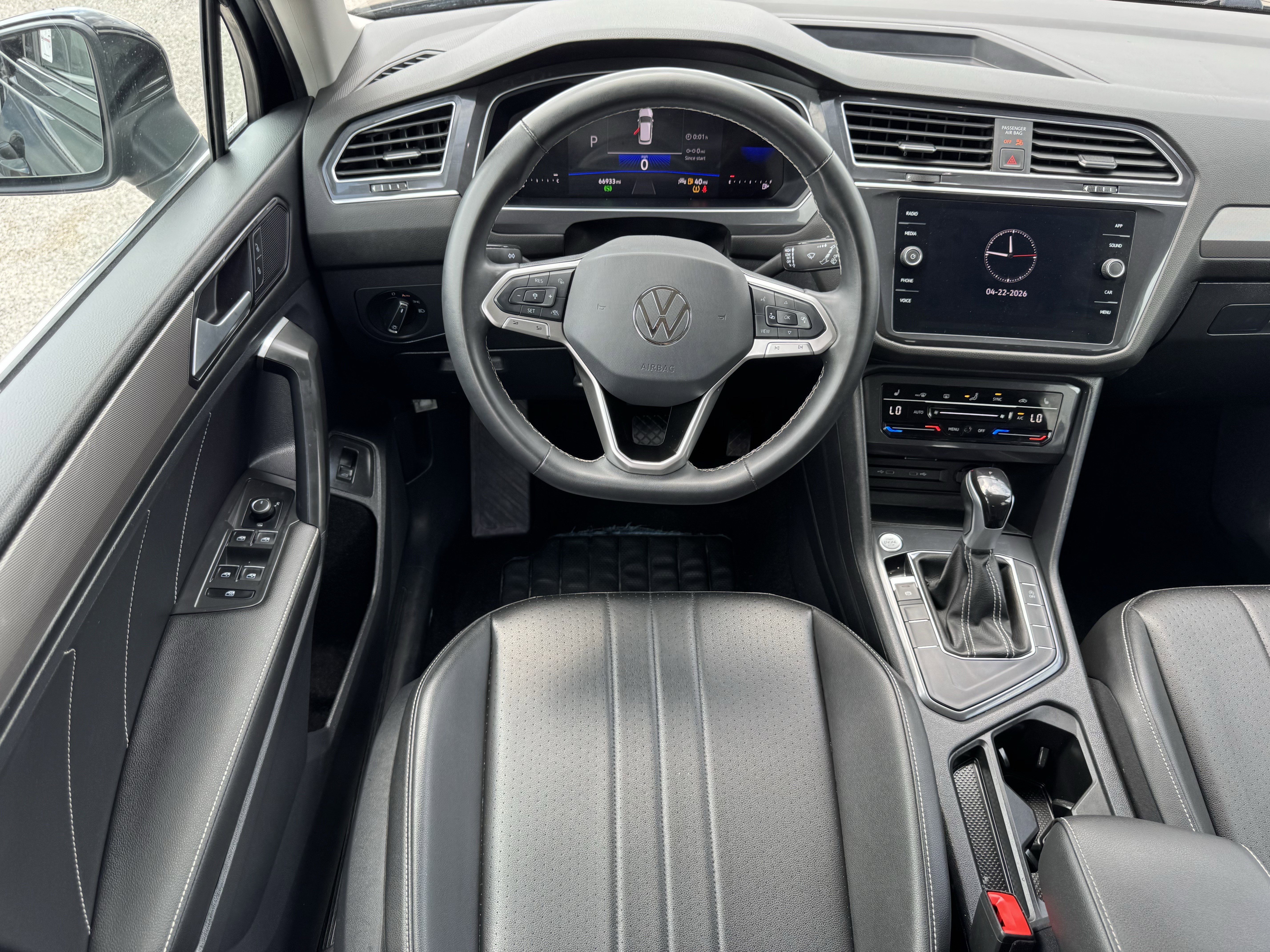 Used 2024 Volkswagen Tiguan SE FWD image 14