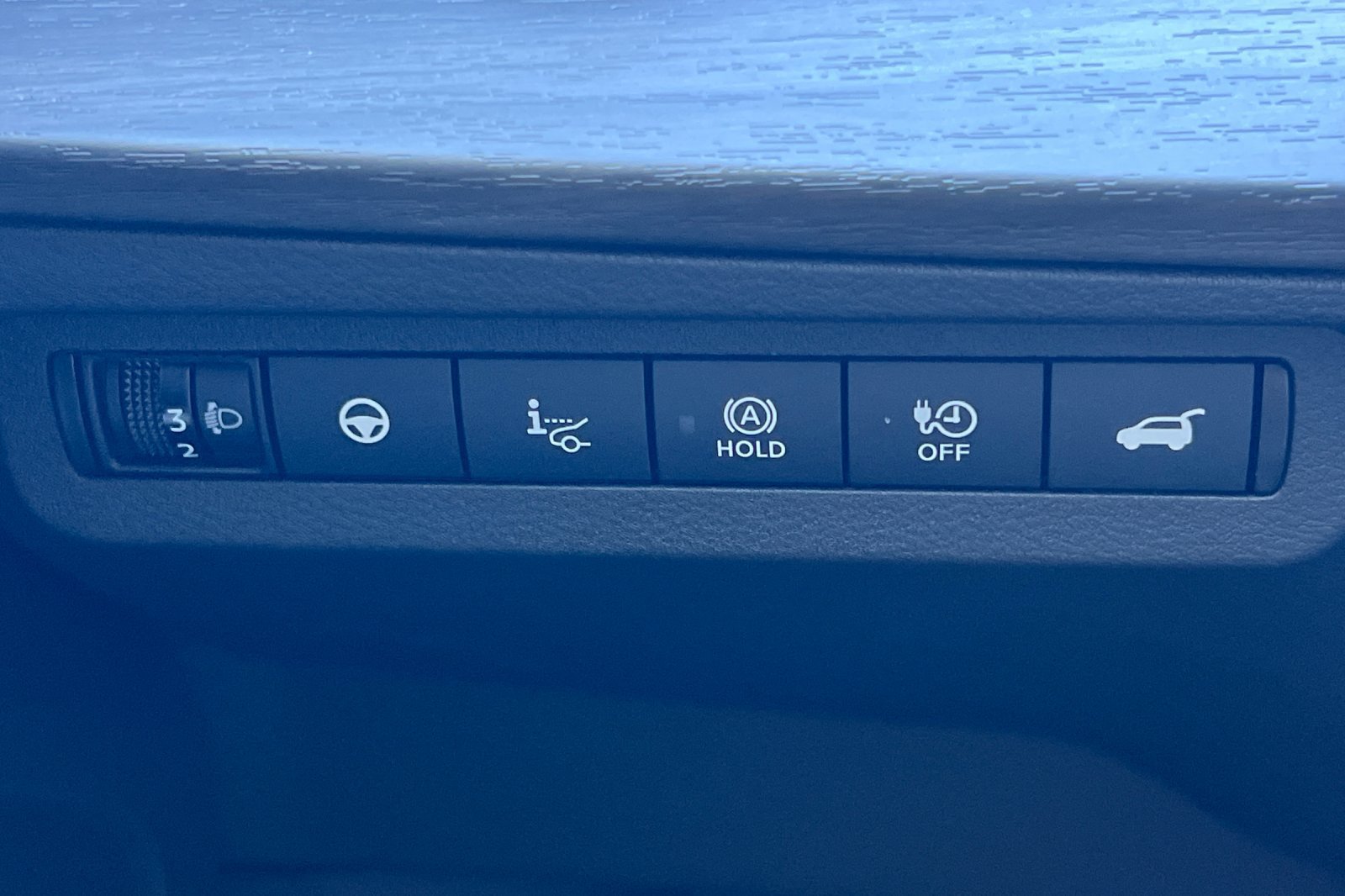 Certified 2023 Nissan Ariya FWD image 32