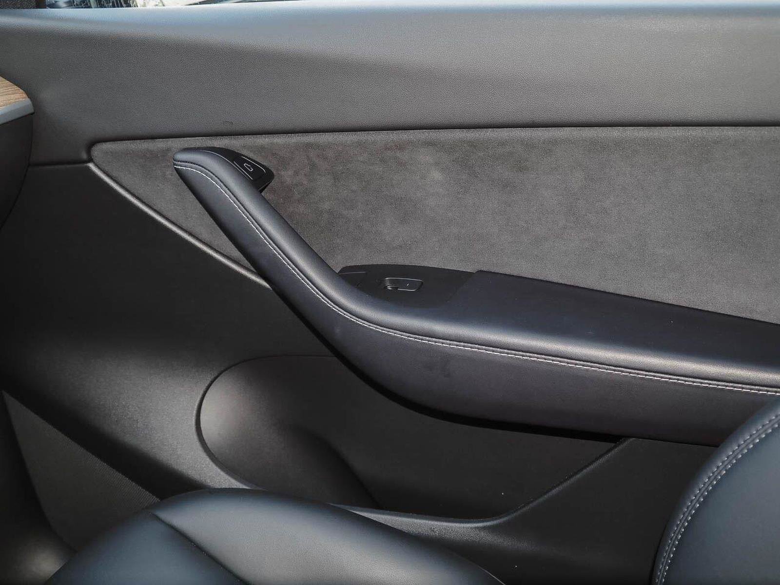 Used 2022 Tesla Model Y Long Range AWD/4WD image 26