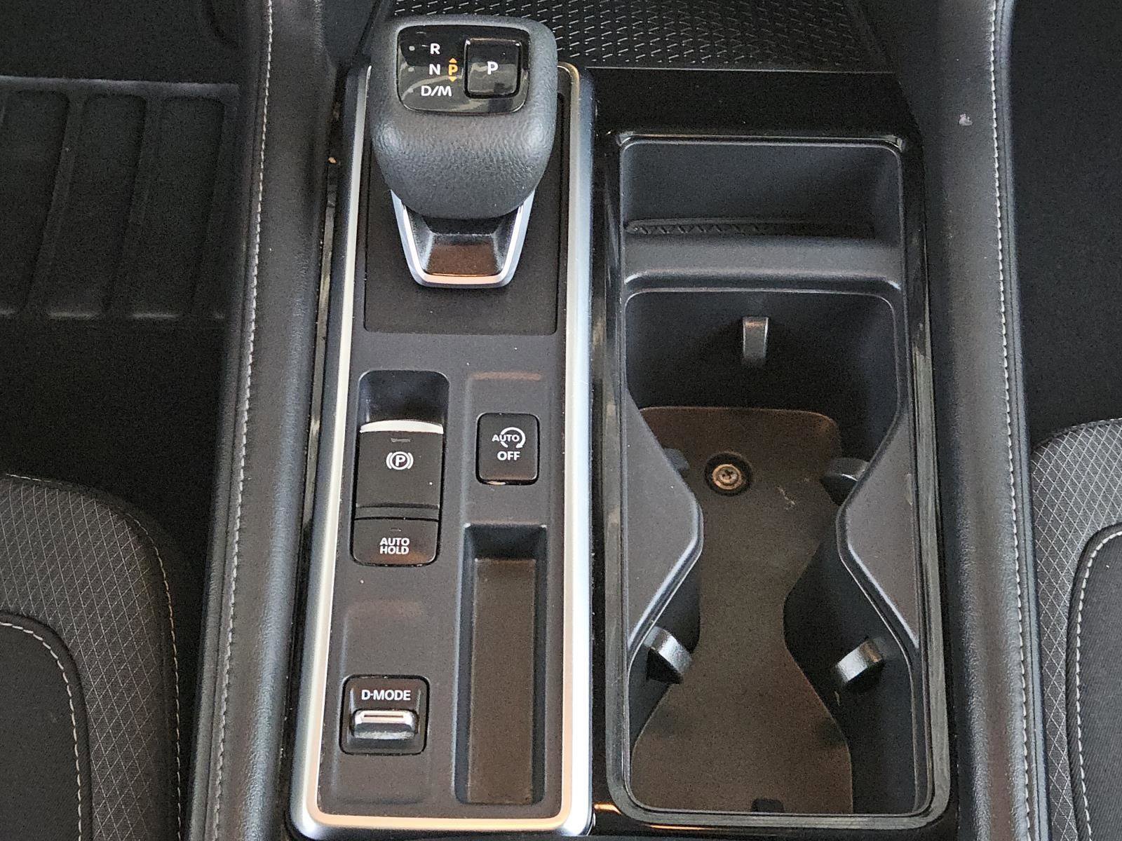 Used 2024 Nissan Pathfinder SV image 15