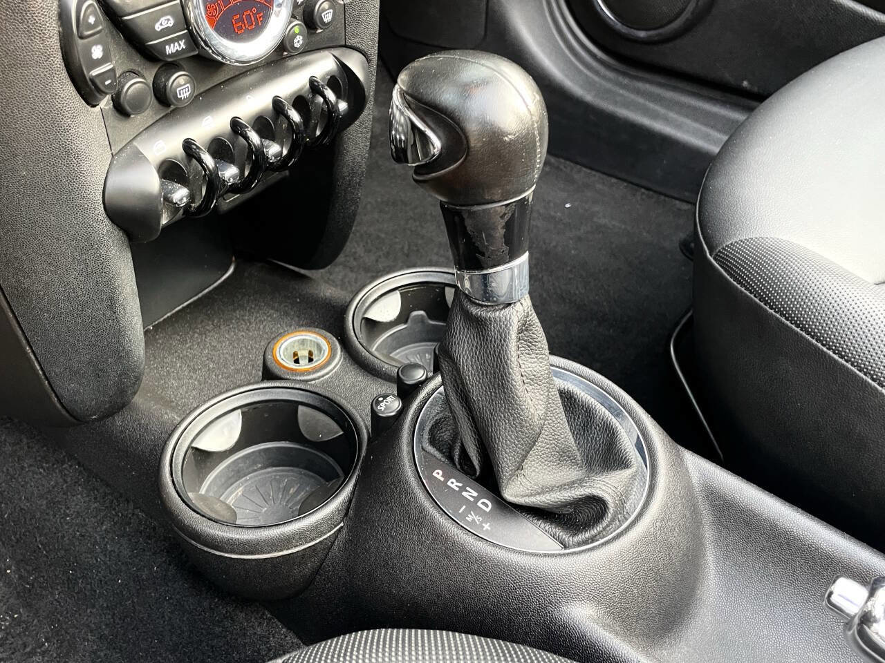 Used 2011 MINI Cooper Base 2dr Convertible image 34