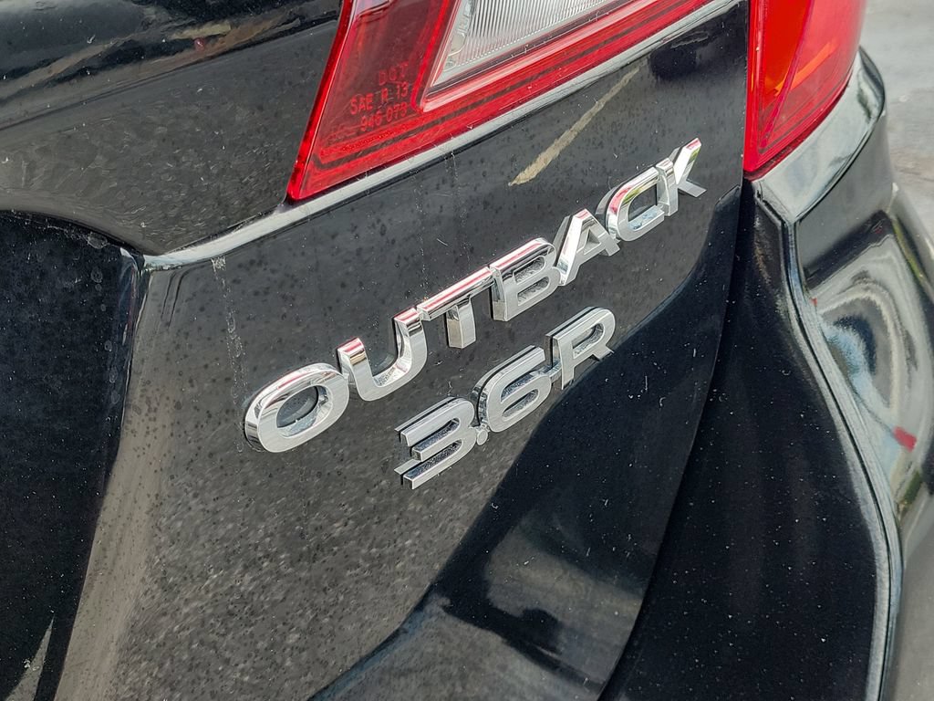 Used 2018 Subaru Outback 3.6R Limited AWD/4WD image 6