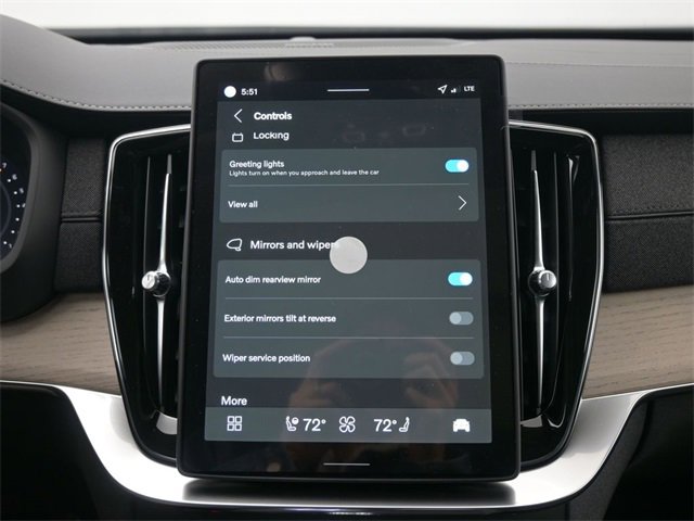 New 2026 Volvo XC90 B6 Plus w/ Protection Package Premier image 18