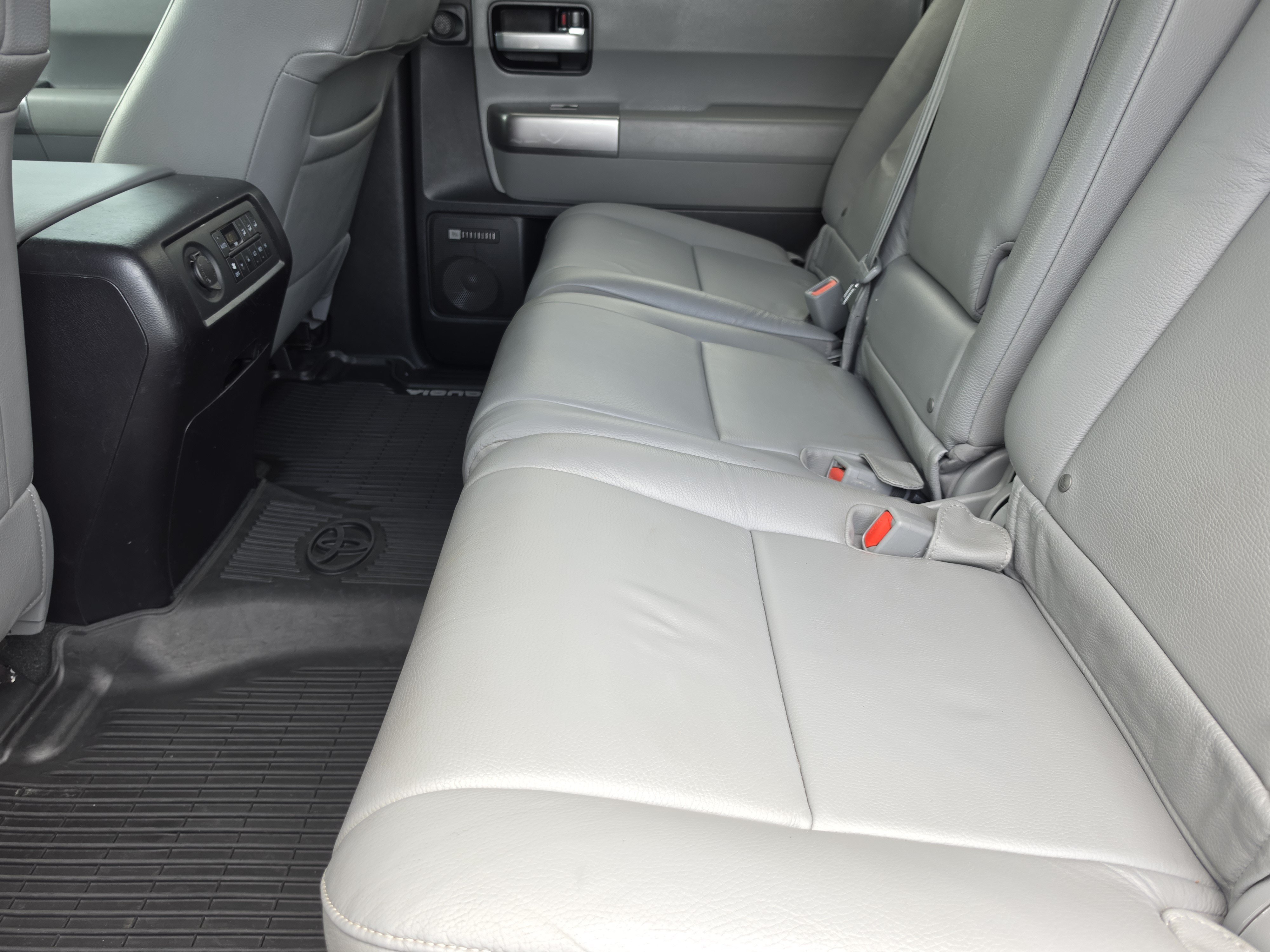 Used 2019 Toyota Sequoia Limited w/ Safety & Convenience Package RWD image 10