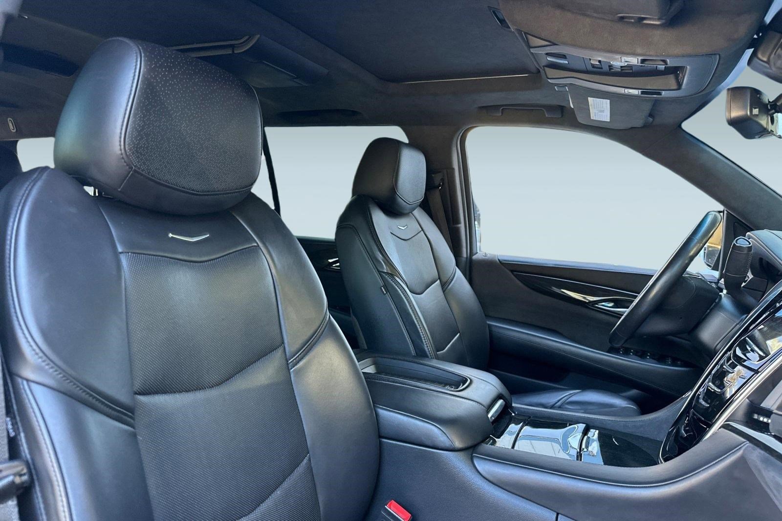 Used 2020 Cadillac Escalade ESV Platinum image 33