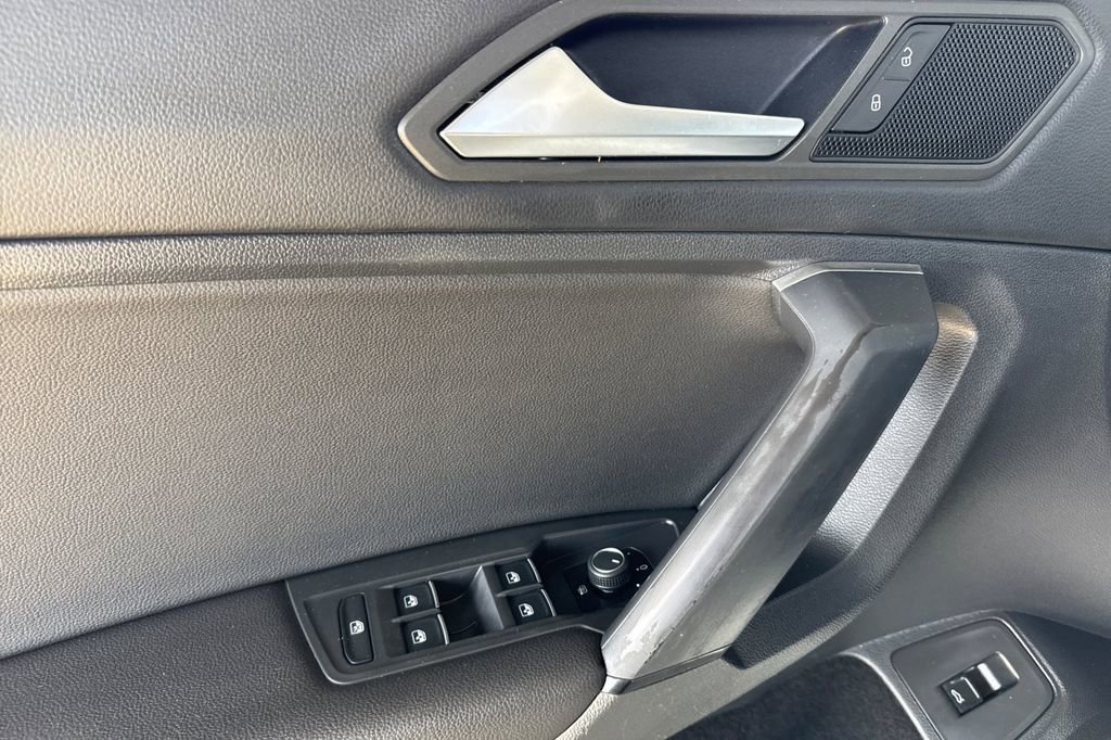 Used 2019 Volkswagen Tiguan SEL R-Line image 10