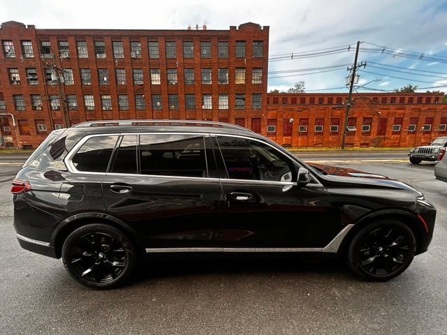 Used 2024 BMW X7 xDrive40i w/ Premium Package AWD/4WD image 8