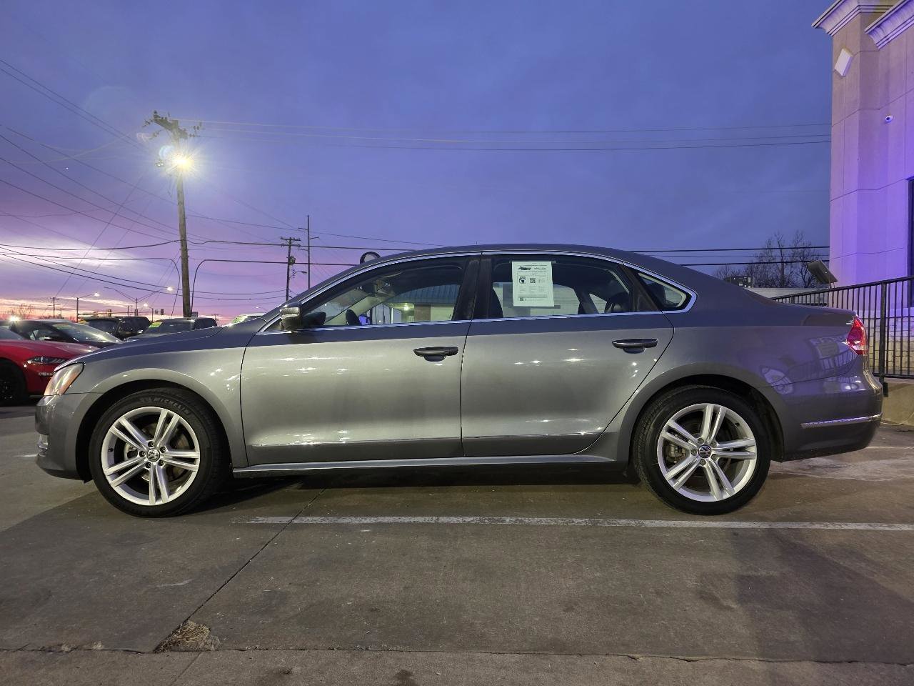 Used 2014 Volkswagen Passat TDI SE FWD image 8
