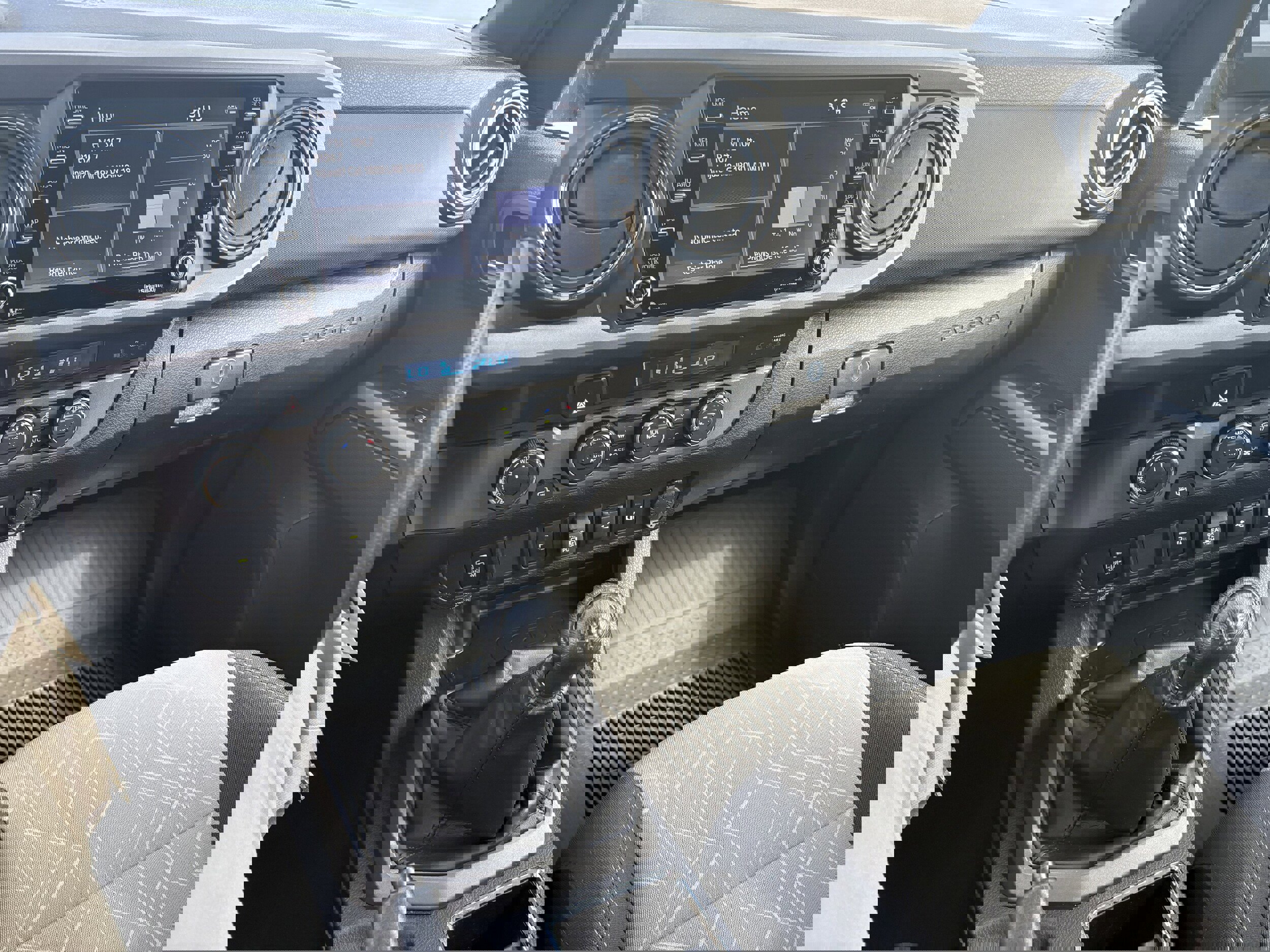 Certified 2023 Toyota Tacoma TRD Sport w/ Technology Package AWD/4WD image 9