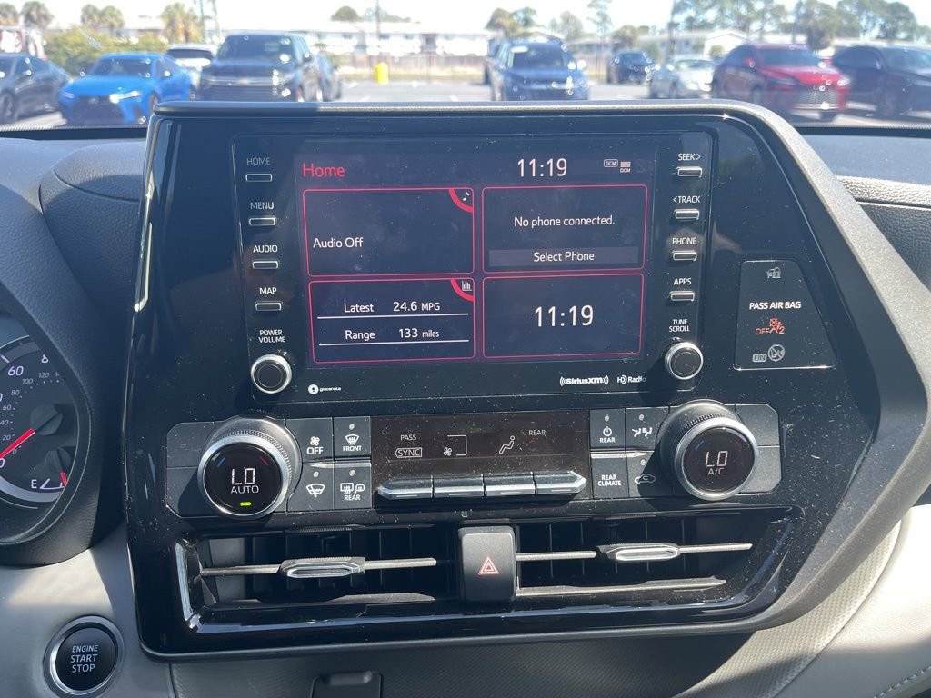 Used 2021 Toyota Highlander LE image 22