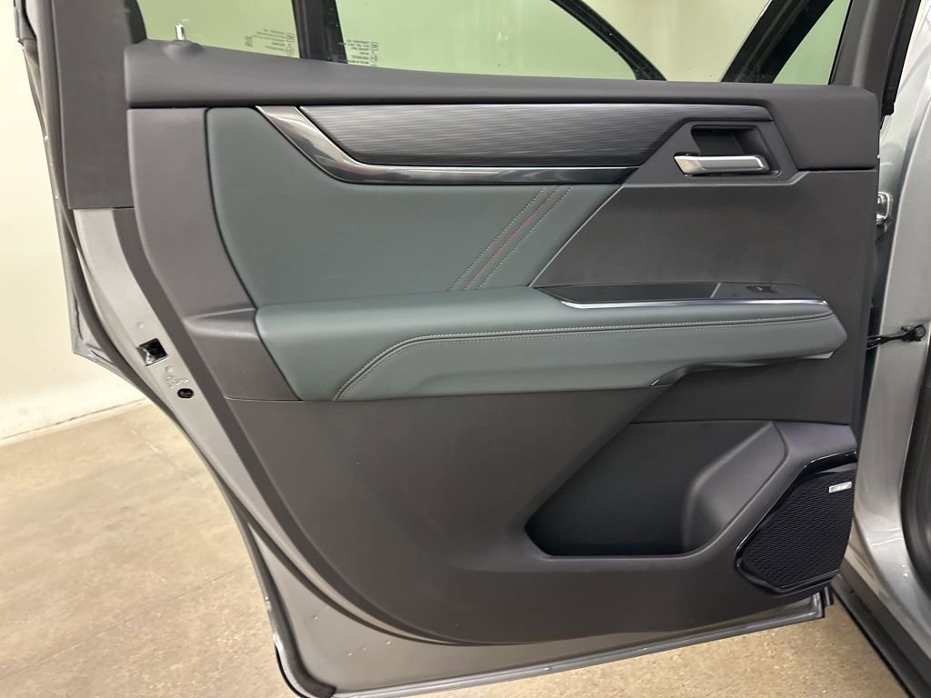 New 2026 GMC Acadia AT4 w/ Luxury Package AWD/4WD image 27