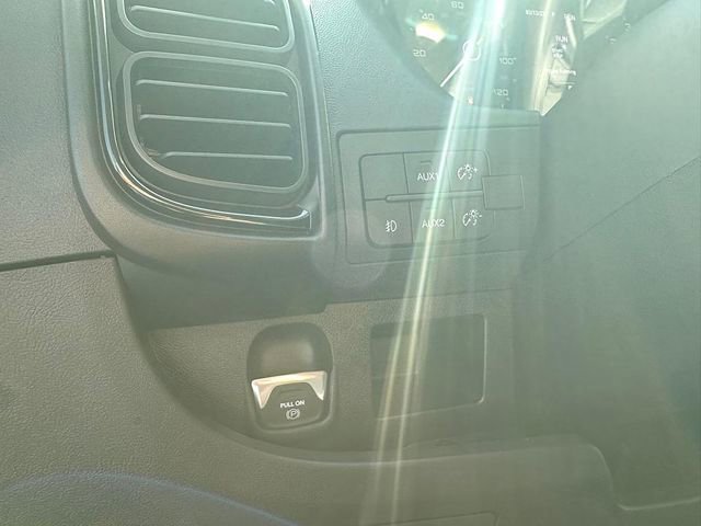 New 2024 RAM ProMaster 2500 w/ Convenience Group image 17