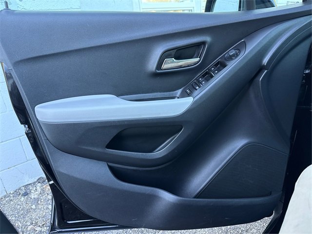 Used 2021 Chevrolet Trax LT image 21