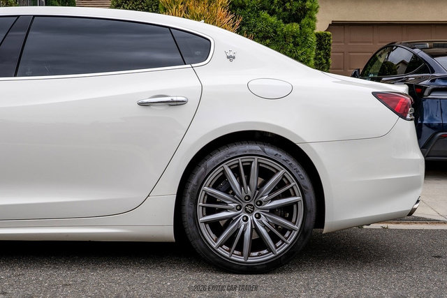 Used 2023 Maserati Quattroporte GT RWD image 5