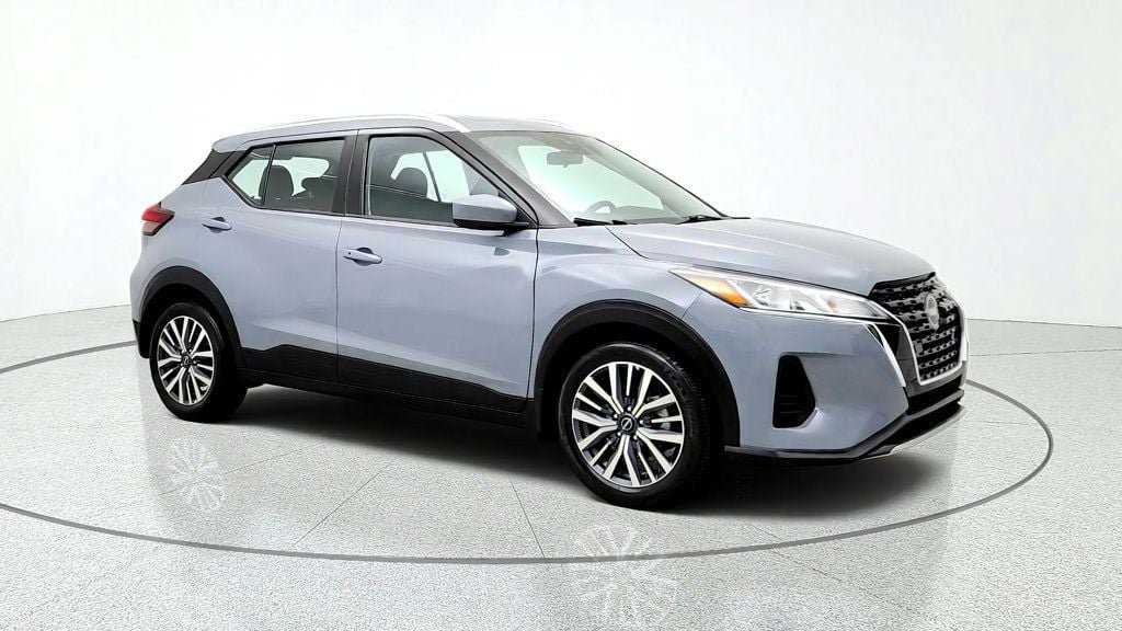 Used 2024 Nissan Kicks SV FWD image 3