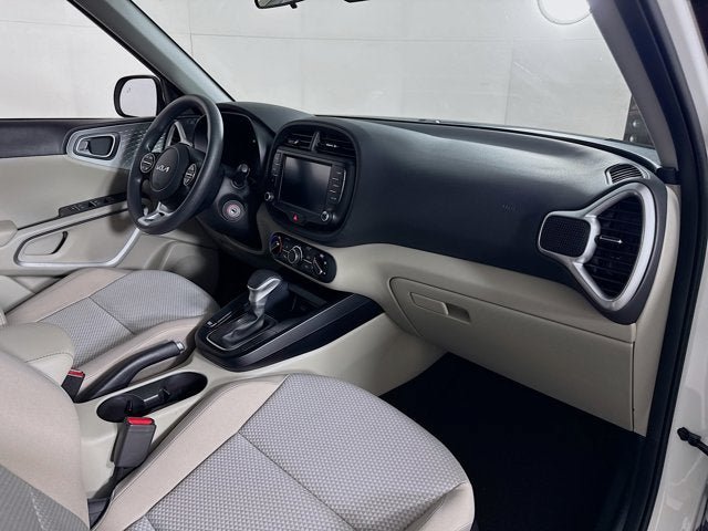 Certified 2023 Kia Soul LX w/ LX Technology Package FWD image 27