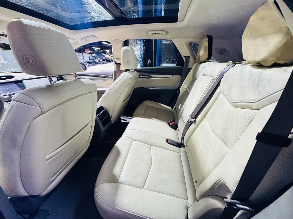 Used 2017 Cadillac XT5 Luxury w/ Driver Awareness Package FWD image 14