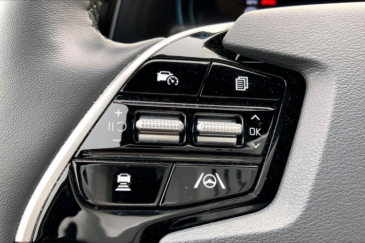 Used 2023 Kia Niro SX image 20
