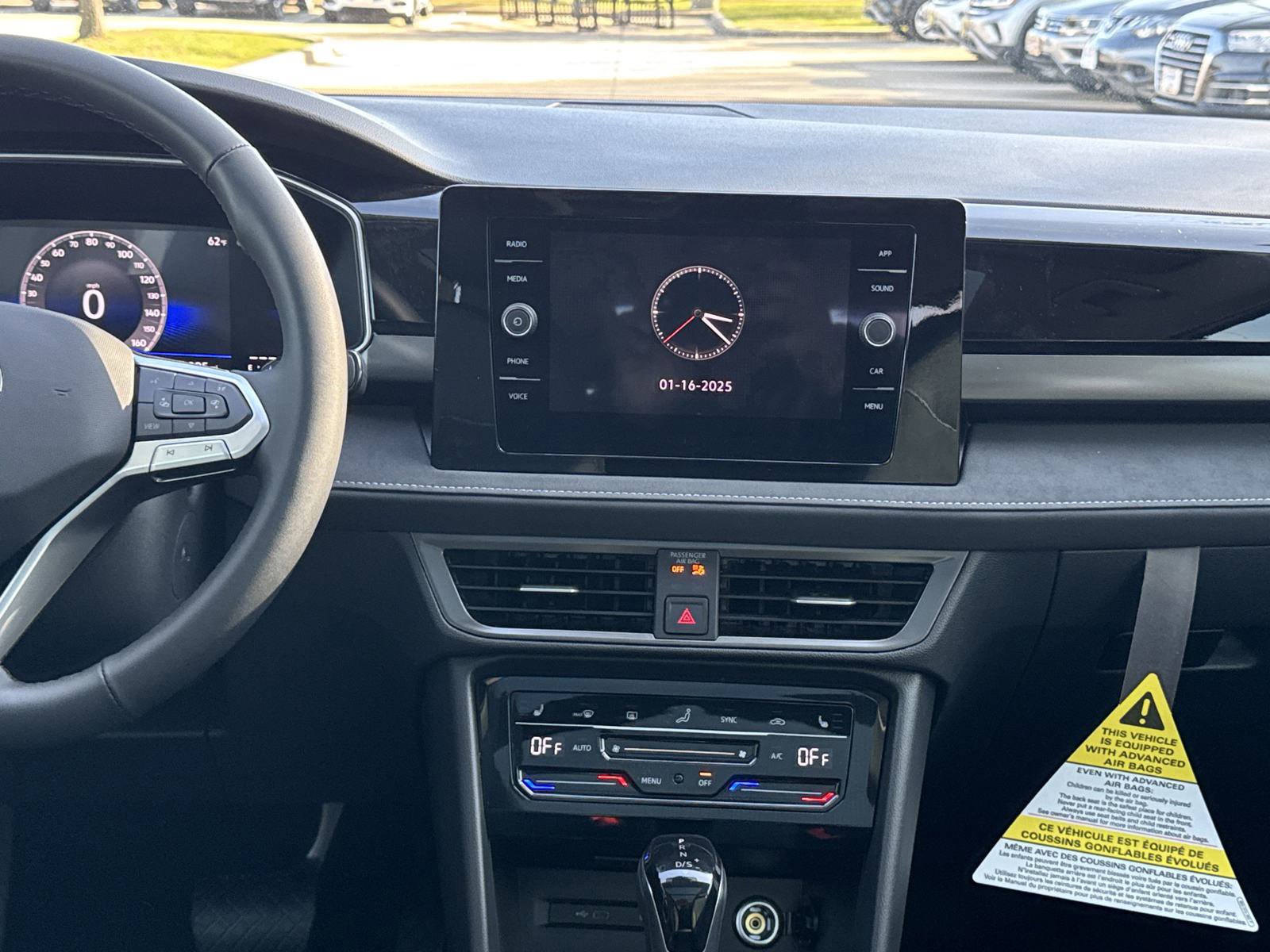 Certified 2025 Volkswagen Taos SE image 51