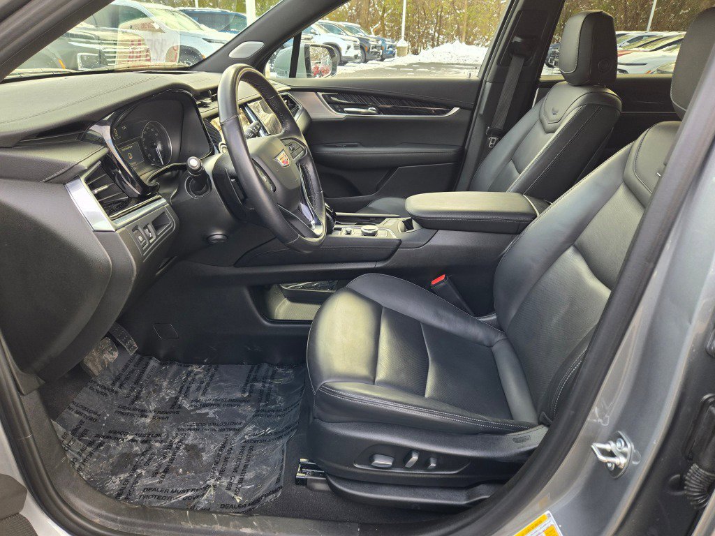 Certified 2025 Cadillac XT6 Premium Luxury FWD image 23