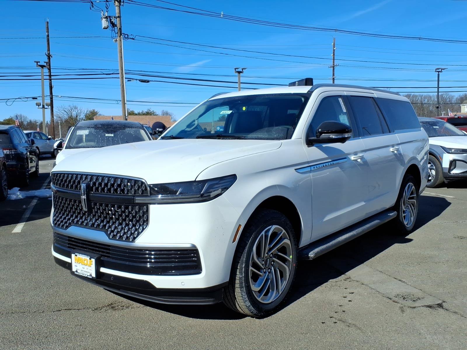 New 2026 Lincoln Navigator L Premier AWD/4WD image 3