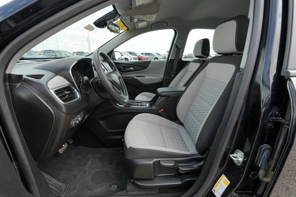 Used 2022 Chevrolet Equinox LS AWD/4WD image 17
