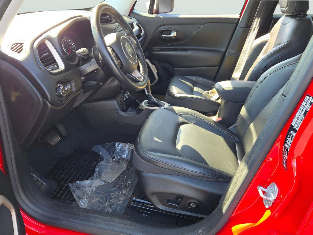 Used 2017 Jeep Renegade Limited FWD image 27
