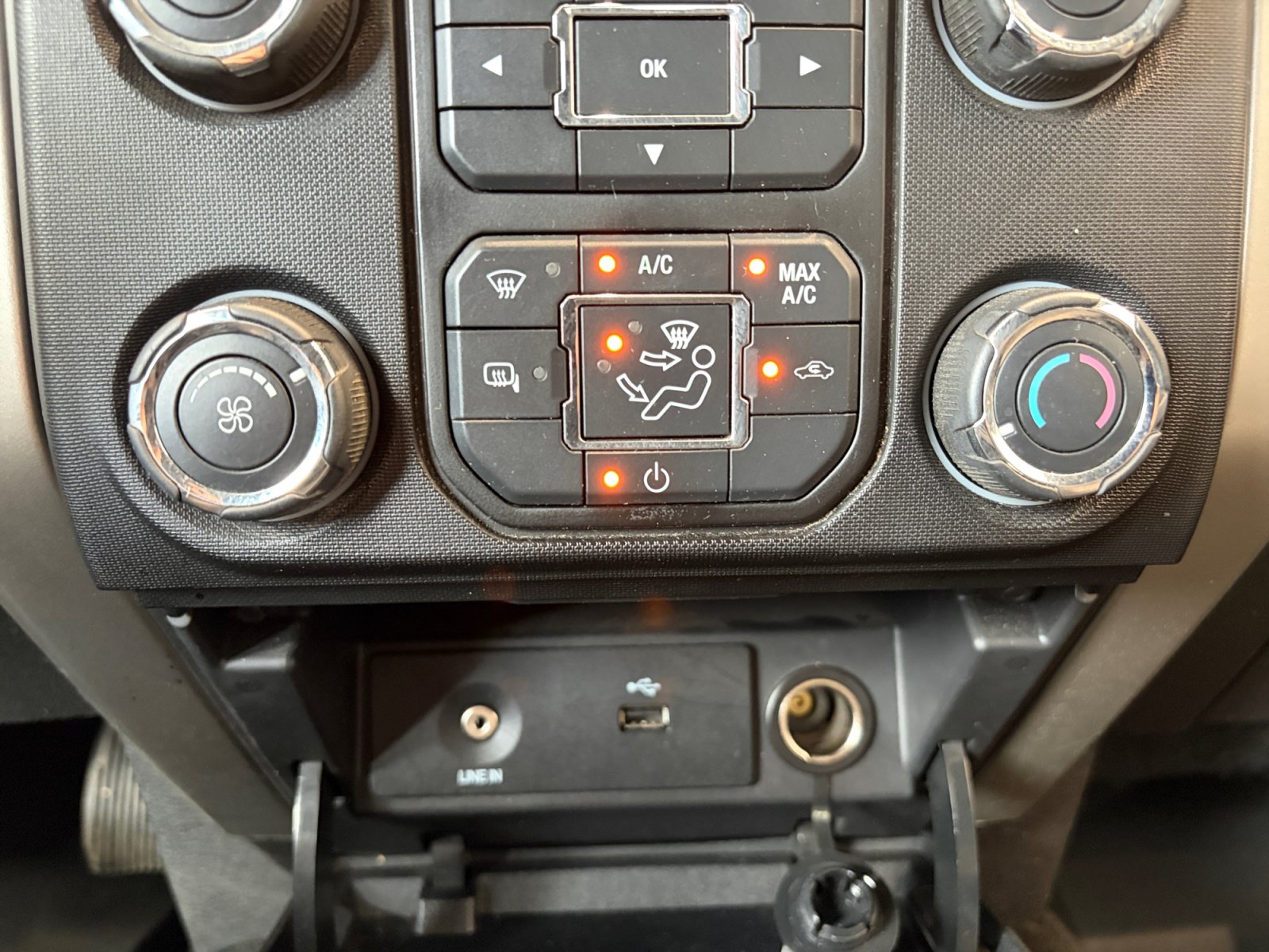 Used 2013 Ford F150 XLT w/ Luxury Equipment Group AWD/4WD image 16