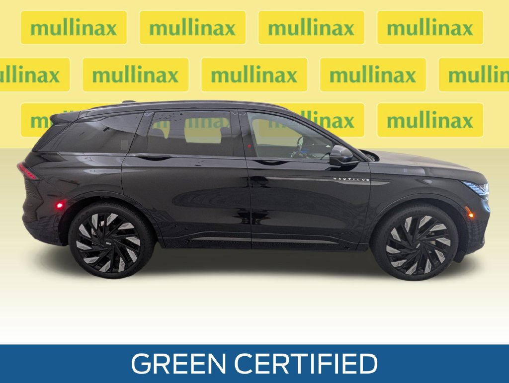 Used 2025 Lincoln Nautilus Reserve w/ Jet Appearance Package AWD/4WD image 2