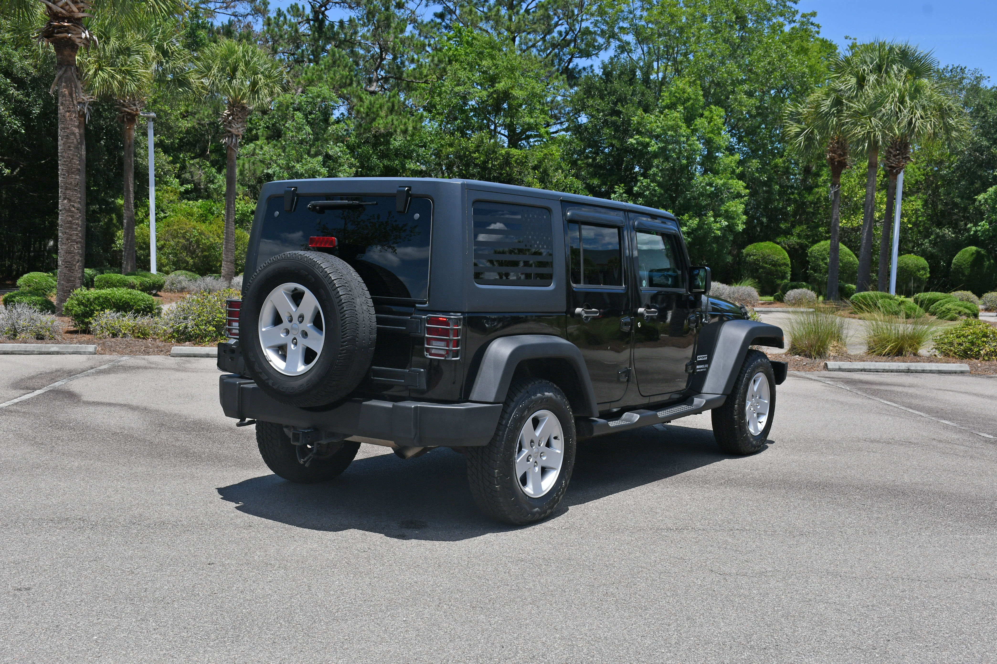 Used 2017 Jeep Wrangler Unlimited Sport w/ Quick Order Package 24S AWD/4WD image 3