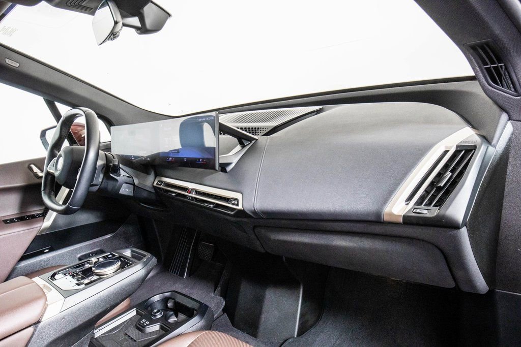 Used 2022 BMW iX xDrive50 w/ Sport Package image 18