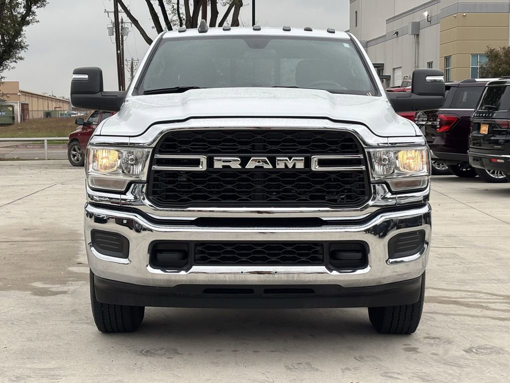 Used 2024 RAM 3500 Tradesman w/ Chrome Appearance Group image 7