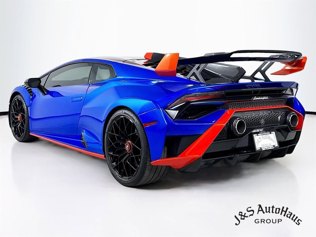 Used 2023 Lamborghini Huracan STO image 5
