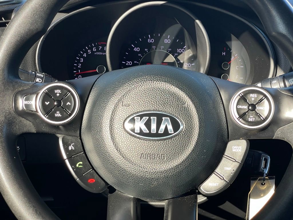 Used 2018 Kia Soul + FWD image 12