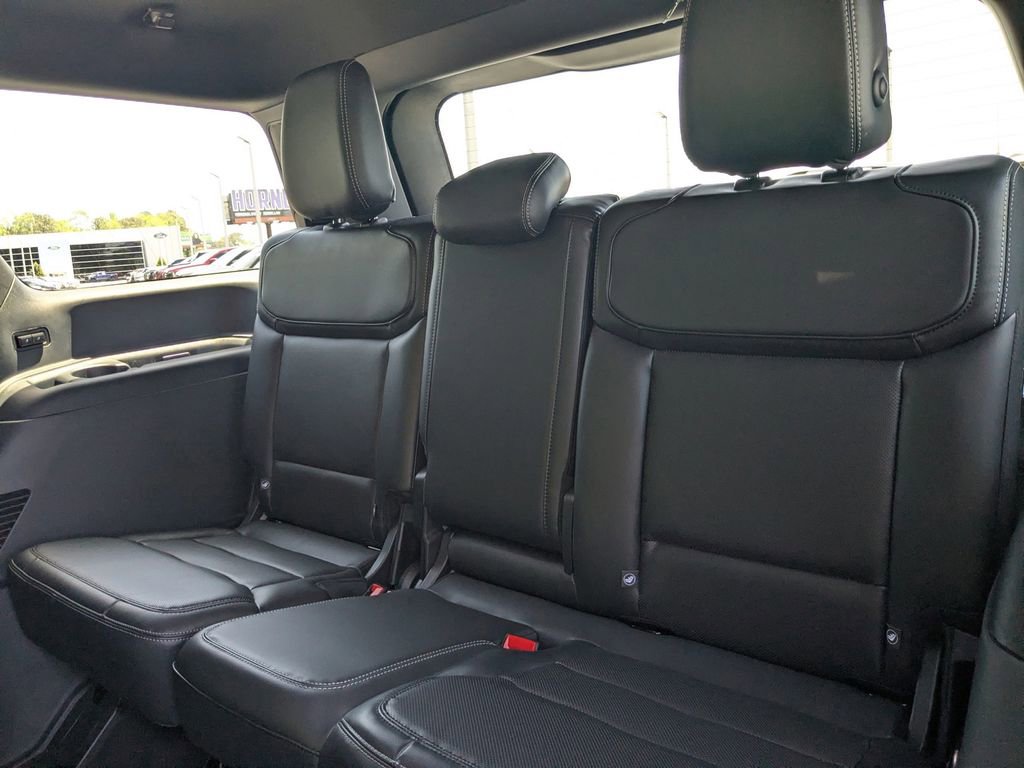 New 2026 Ford Expedition Platinum image 17