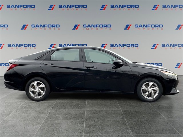 Used 2021 Hyundai Elantra SE image 6