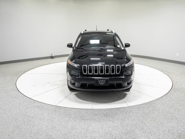 Used 2018 Jeep Cherokee Latitude w/ Safety Group AWD/4WD image 26