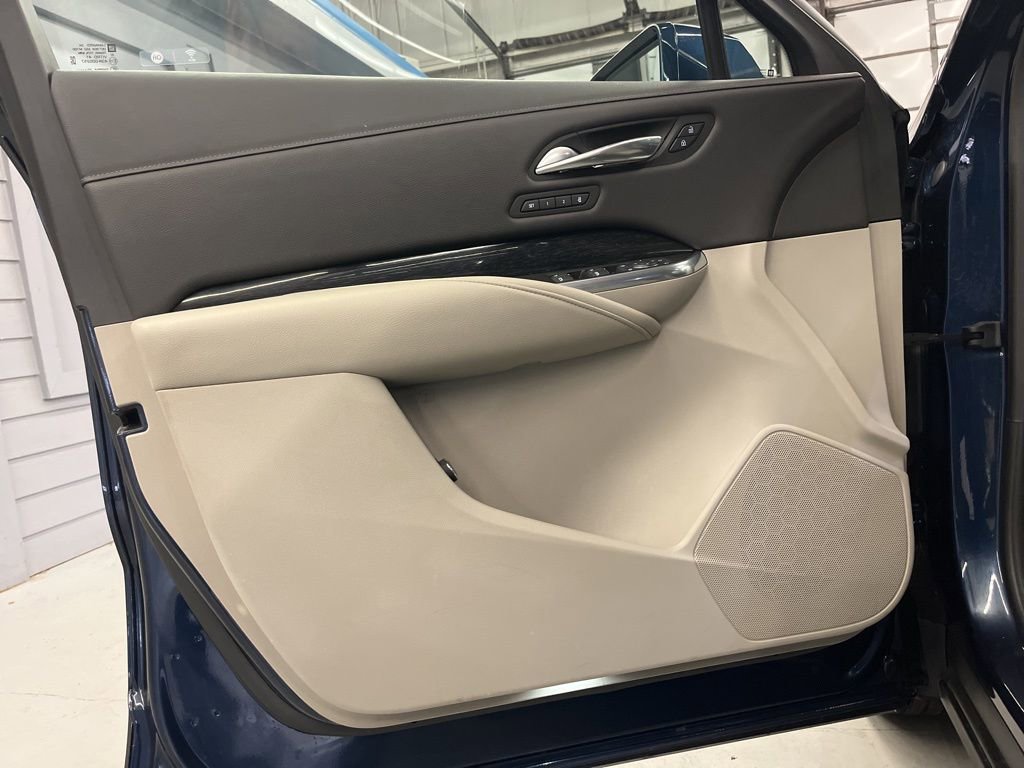 Used 2021 Cadillac XT4 Premium Luxury w/ Cold Weather Package image 9