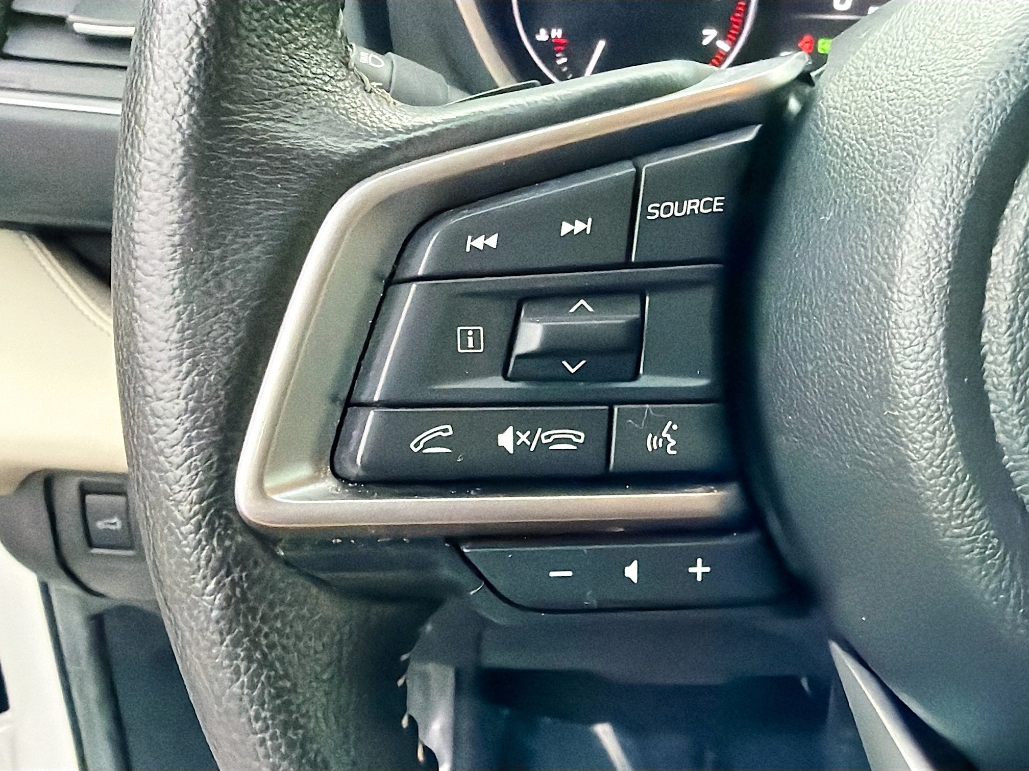 Used 2024 Subaru Ascent Limited w/ Technology Package AWD/4WD image 39