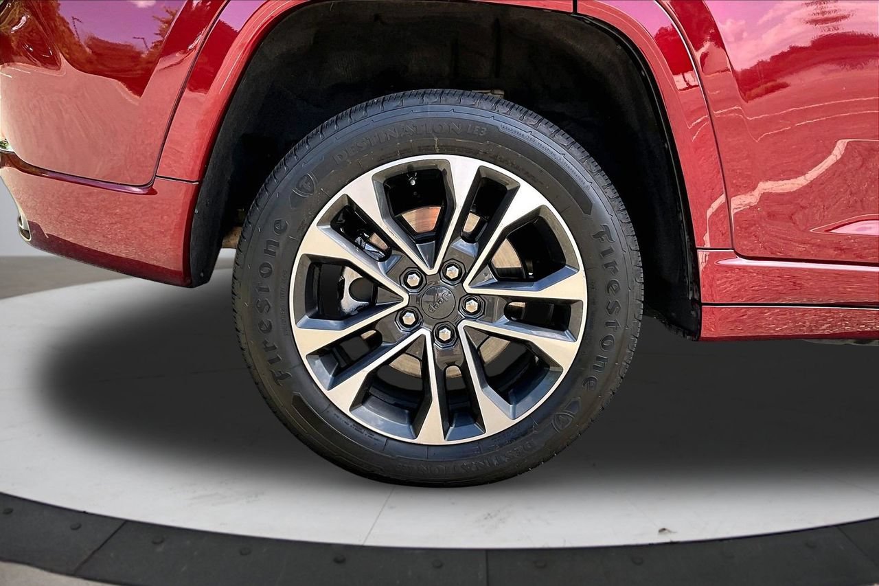 Used 2023 Jeep Grand Cherokee Overland AWD/4WD image 37
