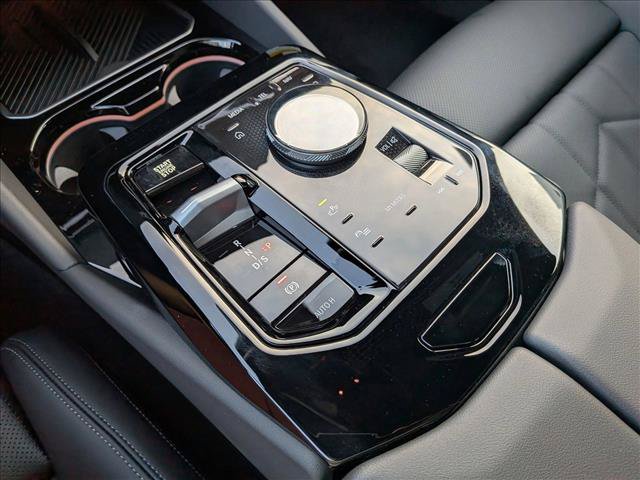 Used 2027 BMW 530i w/ M Sport Package RWD image 15